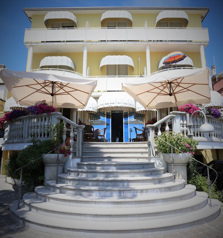 Hotel Le Lampare Caorle Exteriör bild
